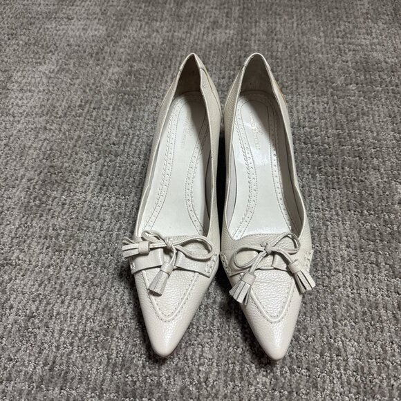 Brooks Brothers Shoes - Brooks Brothers 346 Kitten Heels Ivory Leather Women's Size 7